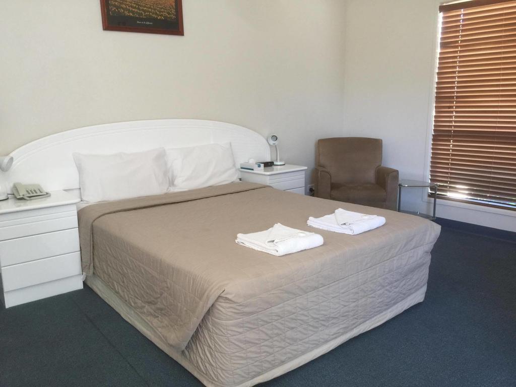 Springsure Overlander Motel Exteriör bild